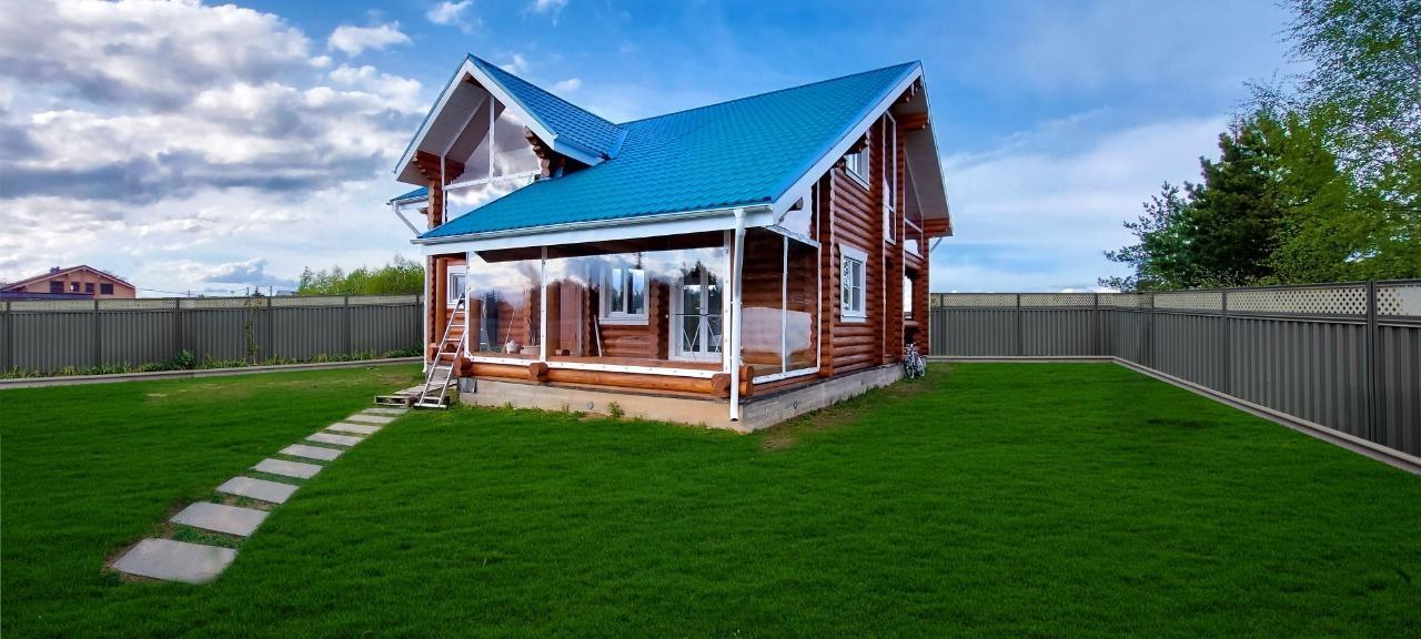 Мягкие окна на веранде загородного дома в посёлке Уразово